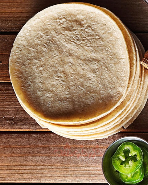bread tortilla khazarkhooshe img w480h600 05 طرز تهیه نان ترتیلا با آرد ذرت, نان ترتیلا مکزیکی با آرد ذرت, دستور پخت نان ترتیلا با آرد ذرت, روش پخت نان ترتیلا با آرد ذرت